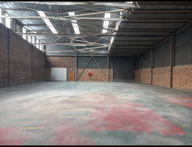 608M² WAREHOUSE TO LET IN JET PARK